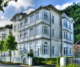 Villa Strandeck - Ferienwohnungen direkt am Strand