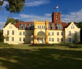 Schloss Lelkendorf - Fewo Parkblick