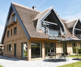 Exklusive Reetdach-Villa Ostseefrische